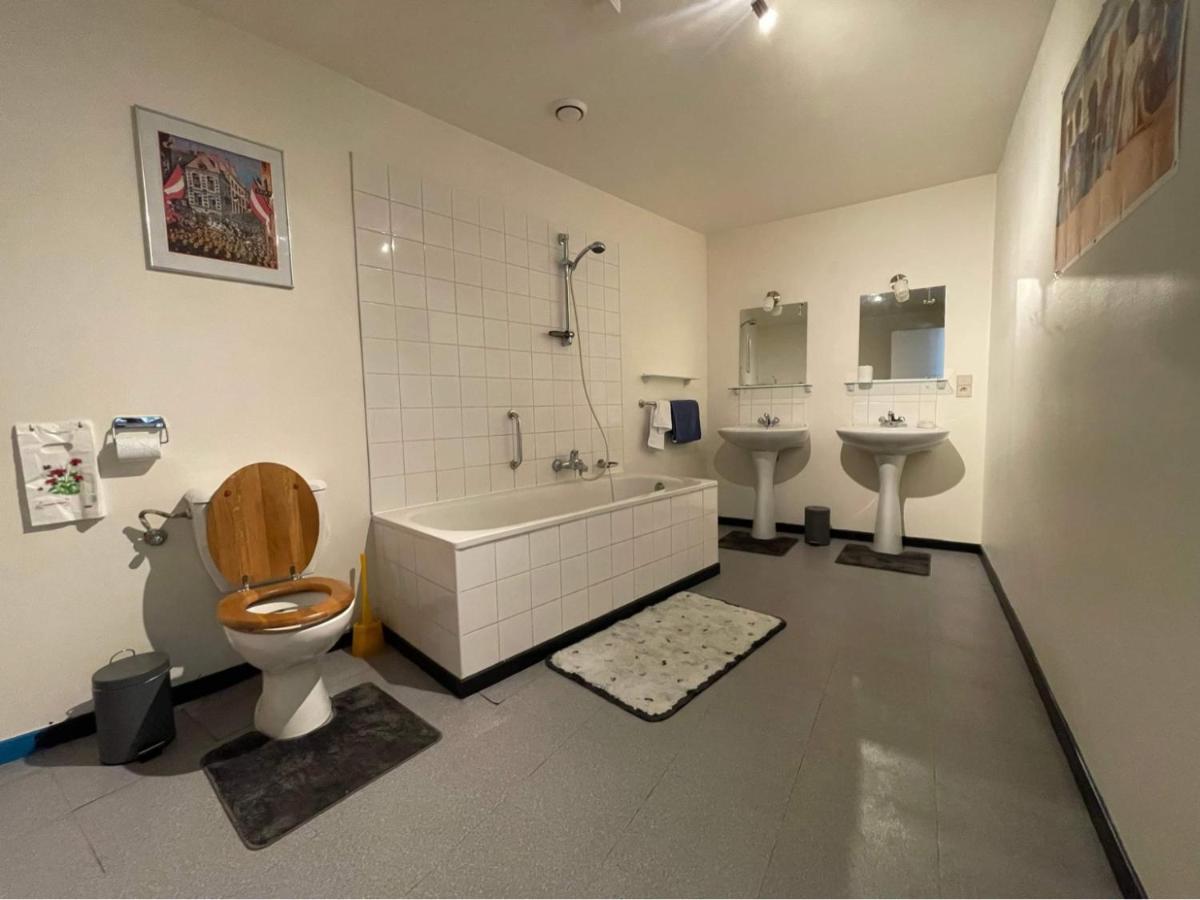Spacieux Appartement มงส์ ภายนอก รูปภาพ